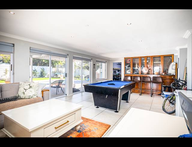 4 BEDROOM FREESTANDING TO LET IN TABLE VIEW